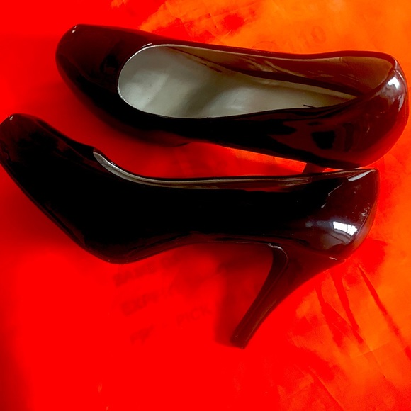 Used at the office. - Picture 1 of 3